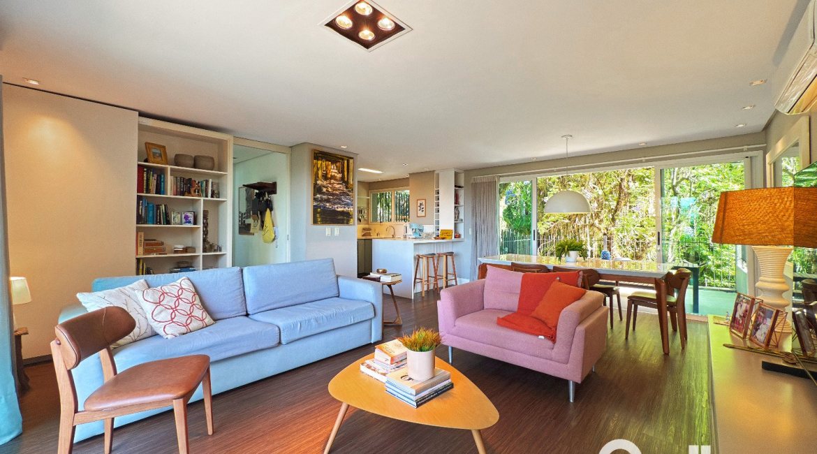 Casa em Condomínio à venda com 271m², 3 dormitórios, 1 suíte, 2 vagas, no bairro Vila Assunção em Porto Alegre