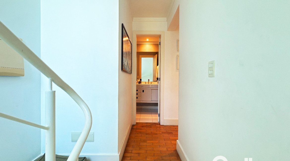 Casa em Condomínio à venda com 271m², 3 dormitórios, 1 suíte, 2 vagas, no bairro Vila Assunção em Porto Alegre