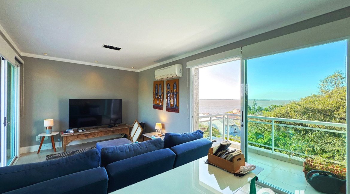 Casa em Condomínio à venda com 271m², 3 dormitórios, 1 suíte, 2 vagas, no bairro Vila Assunção em Porto Alegre