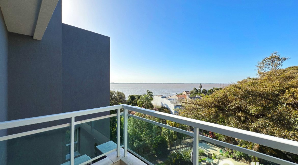 Casa em Condomínio à venda com 271m², 3 dormitórios, 1 suíte, 2 vagas, no bairro Vila Assunção em Porto Alegre