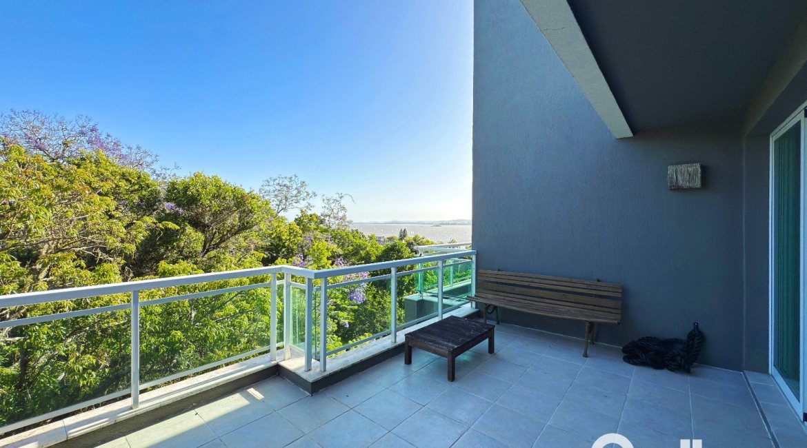 Casa em Condomínio à venda com 271m², 3 dormitórios, 1 suíte, 2 vagas, no bairro Vila Assunção em Porto Alegre