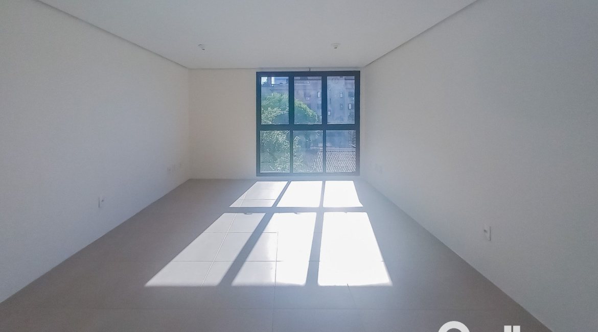 Comercial à venda com 31m², 1 vaga, no bairro Tristeza em Porto Alegre