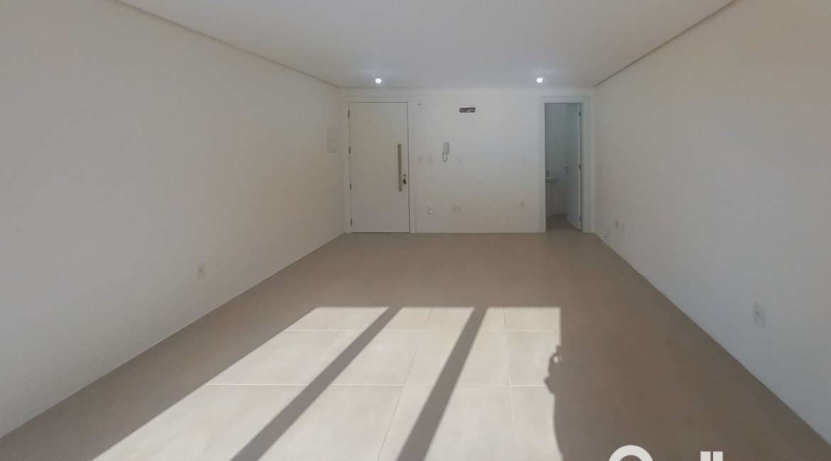 Comercial à venda com 31m², 1 vaga, no bairro Tristeza em Porto Alegre
