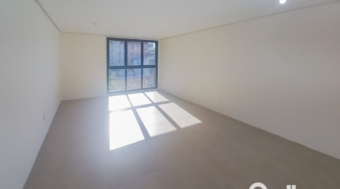 Comercial à venda com 31m², 1 vaga, no bairro Tristeza em Porto Alegre