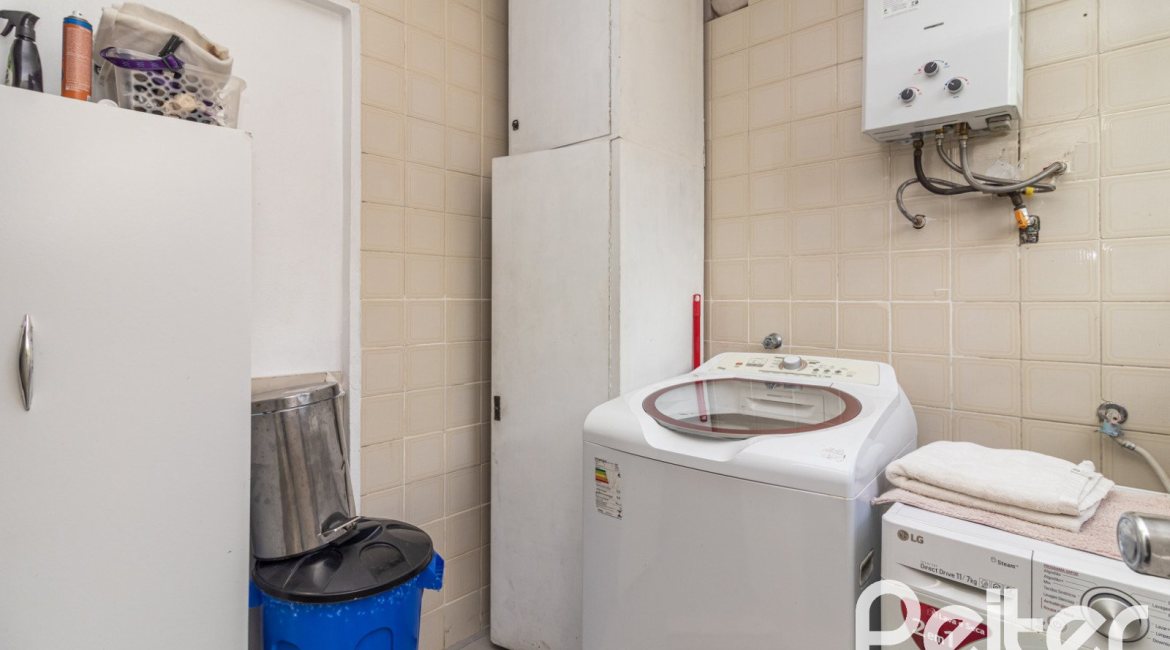 Casa à venda com 170m², 3 dormitórios, 1 suíte, 2 vagas, no bairro Ipanema em Porto Alegre