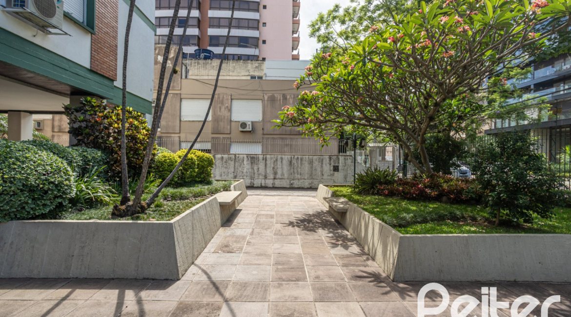 Apartamento à venda com 115m², 3 dormitórios, 1 suíte, 1 vaga, no bairro Menino Deus em Porto Alegre