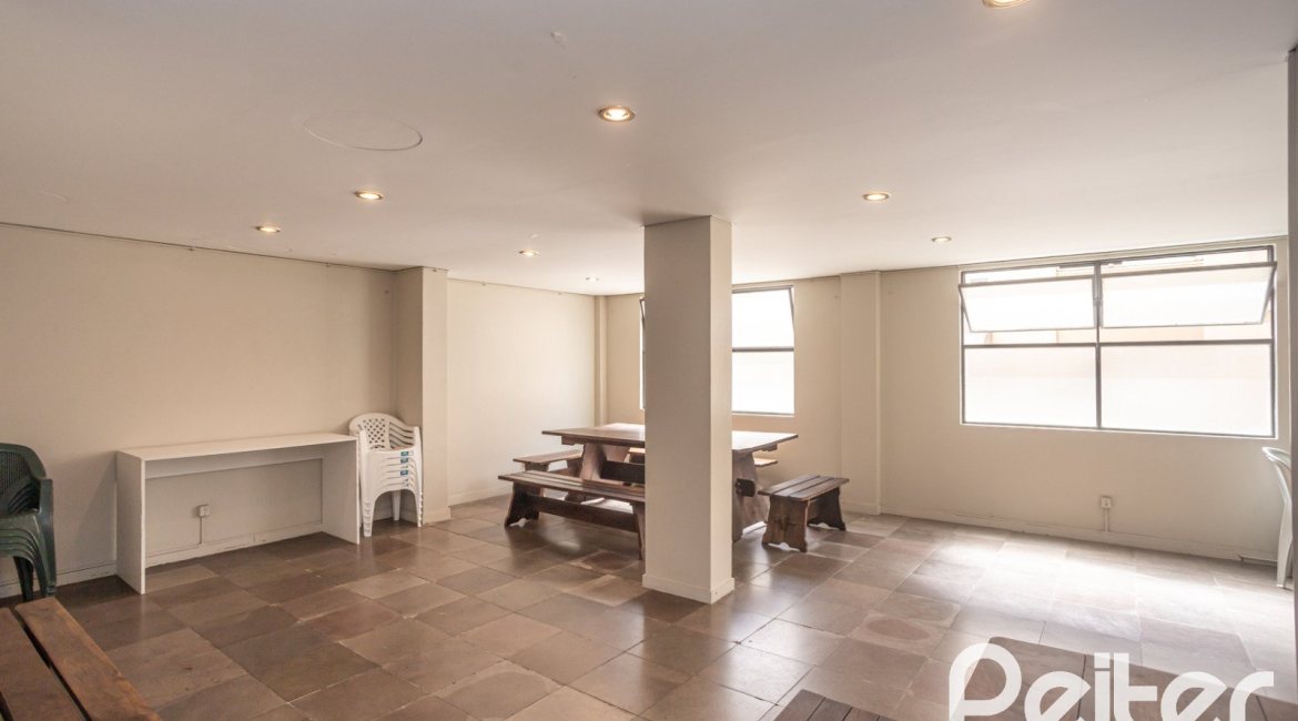 Apartamento à venda com 115m², 3 dormitórios, 1 suíte, 1 vaga, no bairro Menino Deus em Porto Alegre