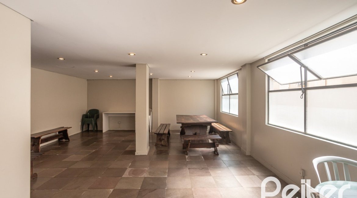 Apartamento à venda com 115m², 3 dormitórios, 1 suíte, 1 vaga, no bairro Menino Deus em Porto Alegre