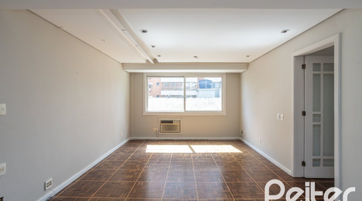 Apartamento à venda com 115m², 3 dormitórios, 1 suíte, 1 vaga, no bairro Menino Deus em Porto Alegre