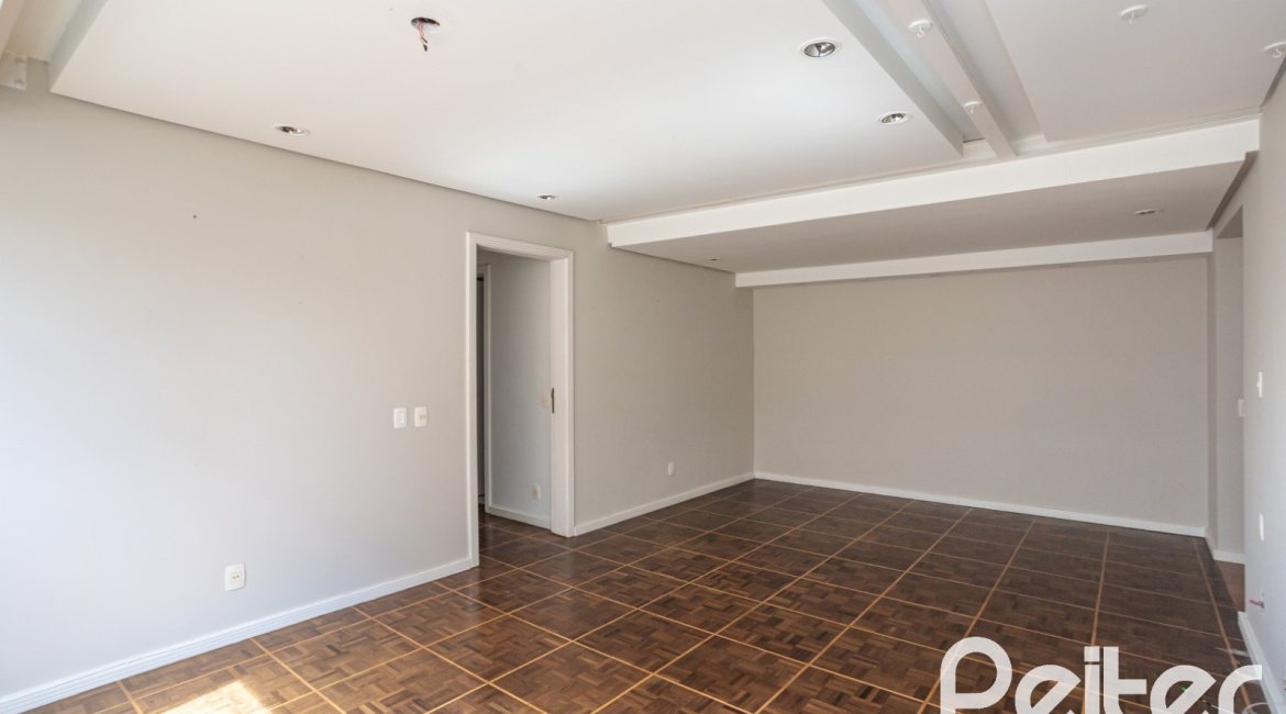 Apartamento à venda com 115m², 3 dormitórios, 1 suíte, 1 vaga, no bairro Menino Deus em Porto Alegre