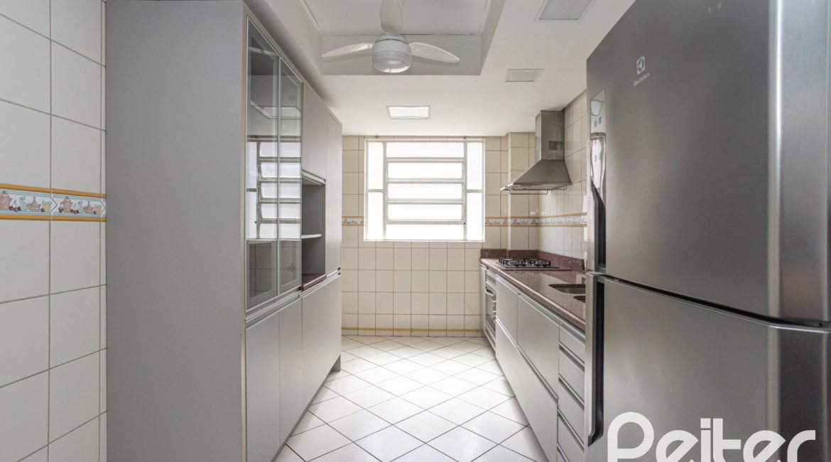 Apartamento à venda com 115m², 3 dormitórios, 1 suíte, 1 vaga, no bairro Menino Deus em Porto Alegre