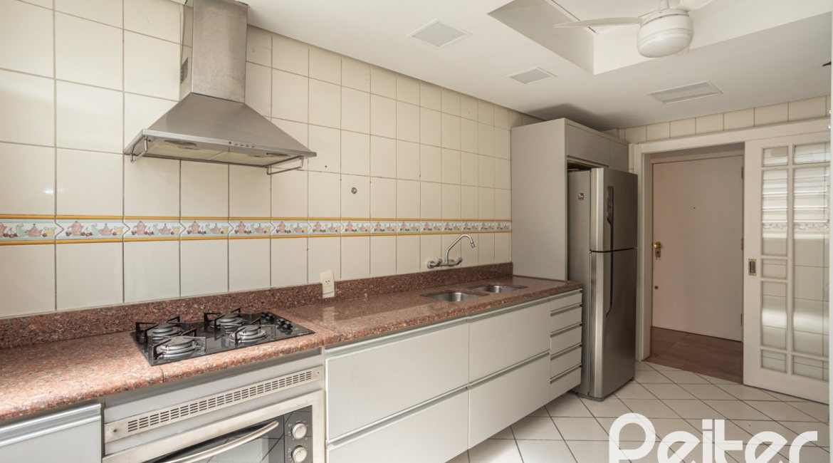 Apartamento à venda com 115m², 3 dormitórios, 1 suíte, 1 vaga, no bairro Menino Deus em Porto Alegre