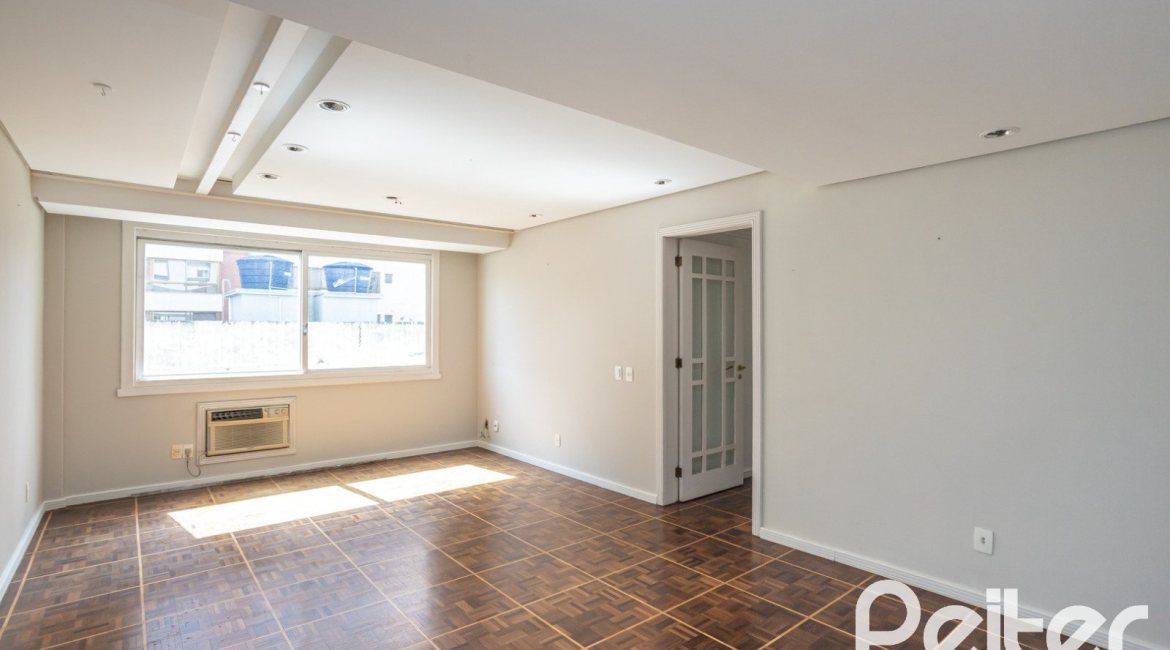Apartamento à venda com 115m², 3 dormitórios, 1 suíte, 1 vaga, no bairro Menino Deus em Porto Alegre