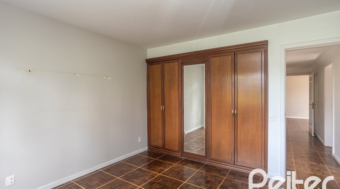Apartamento à venda com 115m², 3 dormitórios, 1 suíte, 1 vaga, no bairro Menino Deus em Porto Alegre