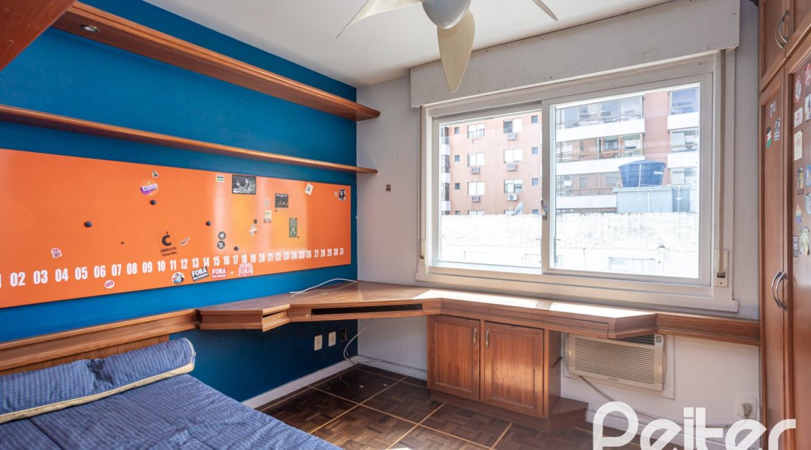 Apartamento à venda com 115m², 3 dormitórios, 1 suíte, 1 vaga, no bairro Menino Deus em Porto Alegre