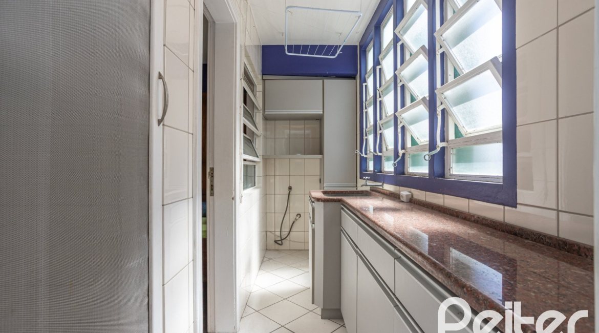 Apartamento à venda com 115m², 3 dormitórios, 1 suíte, 1 vaga, no bairro Menino Deus em Porto Alegre