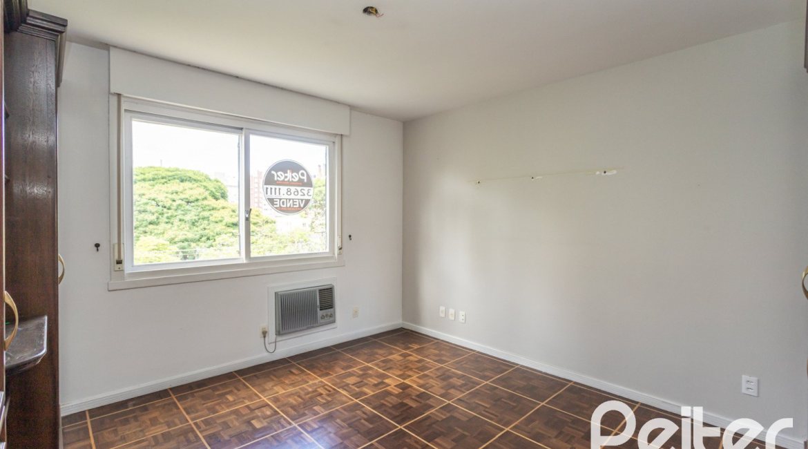 Apartamento à venda com 115m², 3 dormitórios, 1 suíte, 1 vaga, no bairro Menino Deus em Porto Alegre