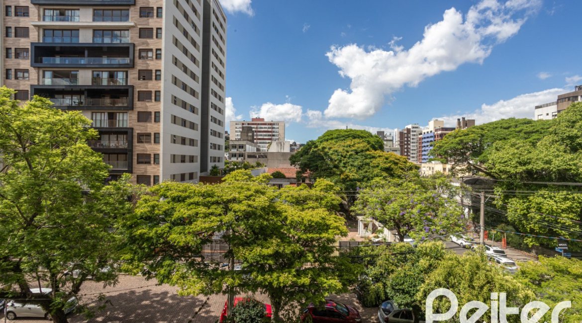 Apartamento à venda com 115m², 3 dormitórios, 1 suíte, 1 vaga, no bairro Menino Deus em Porto Alegre