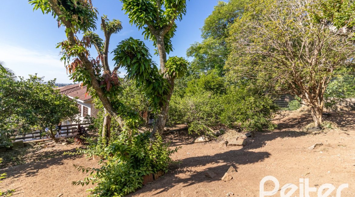 Casa à venda com 267m², 3 dormitórios, 1 suíte, 1 vaga, no bairro Sétimo Céu em Porto Alegre