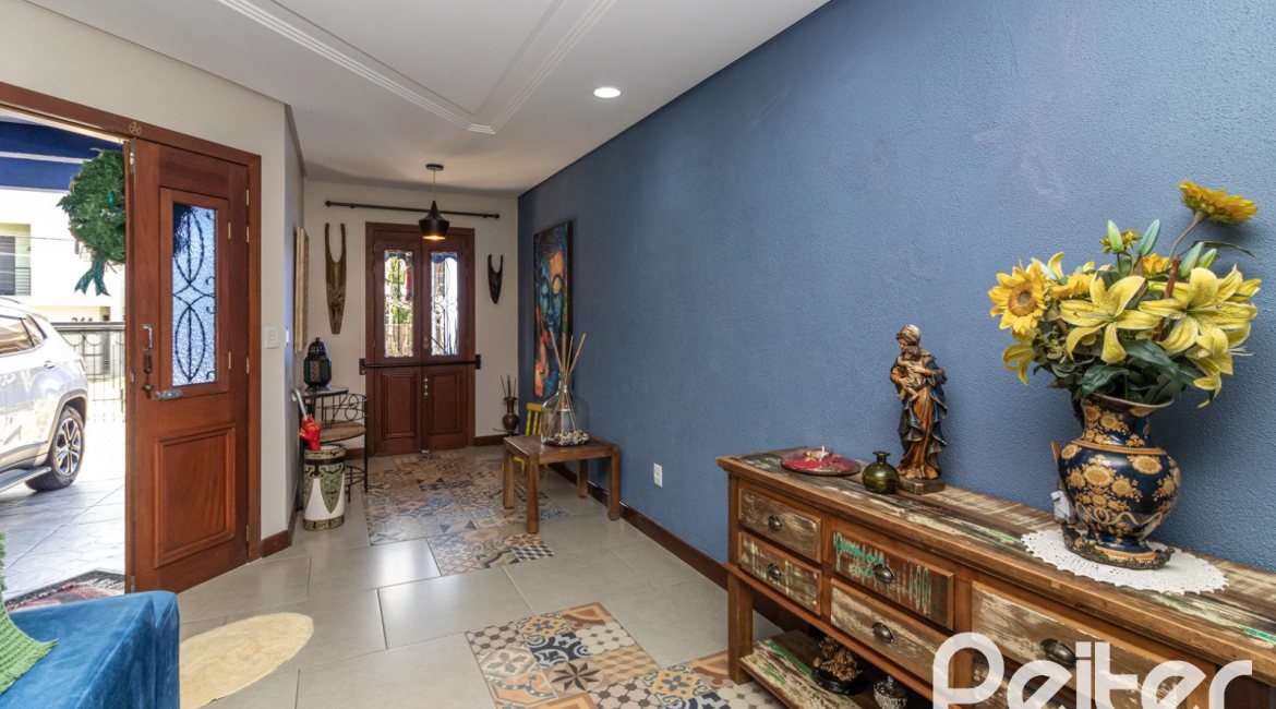 Casa em Condomínio à venda com 186m², 3 dormitórios, 1 suíte, 2 vagas, no bairro Hípica em Porto Alegre