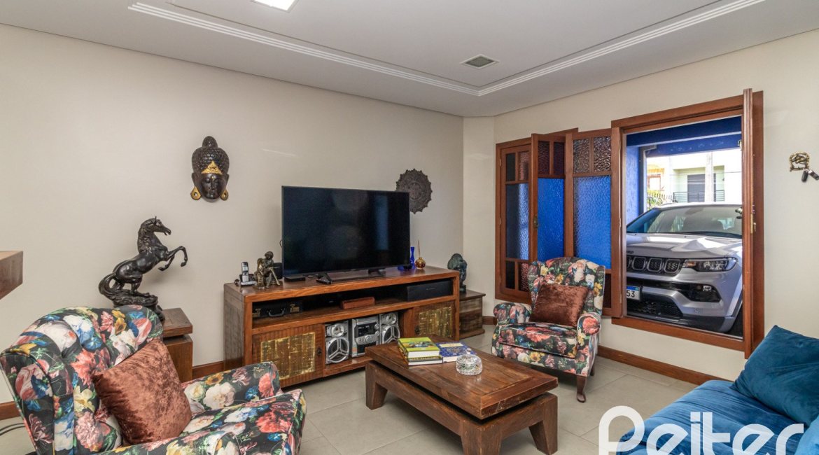 Casa em Condomínio à venda com 186m², 3 dormitórios, 1 suíte, 2 vagas, no bairro Hípica em Porto Alegre