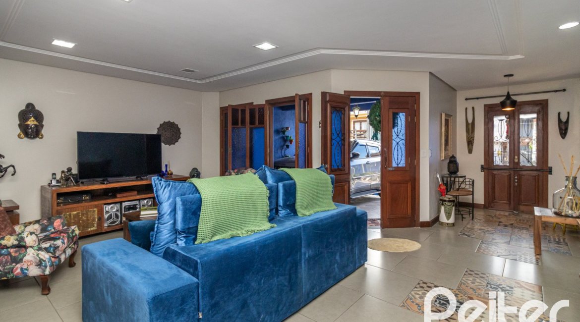 Casa em Condomínio à venda com 186m², 3 dormitórios, 1 suíte, 2 vagas, no bairro Hípica em Porto Alegre