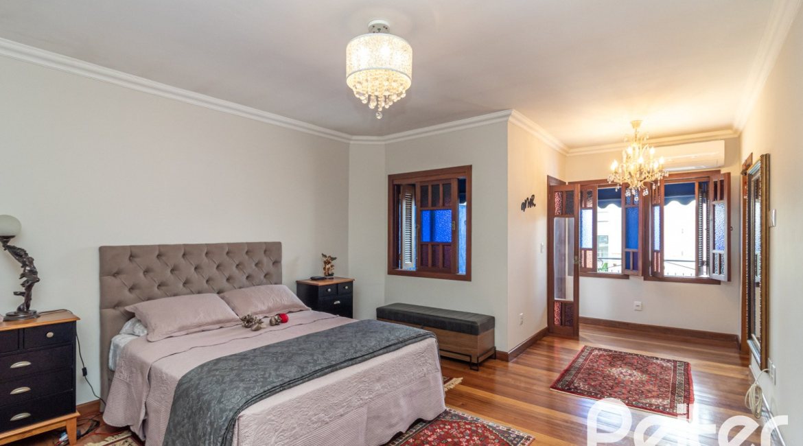 Casa em Condomínio à venda com 186m², 3 dormitórios, 1 suíte, 2 vagas, no bairro Hípica em Porto Alegre