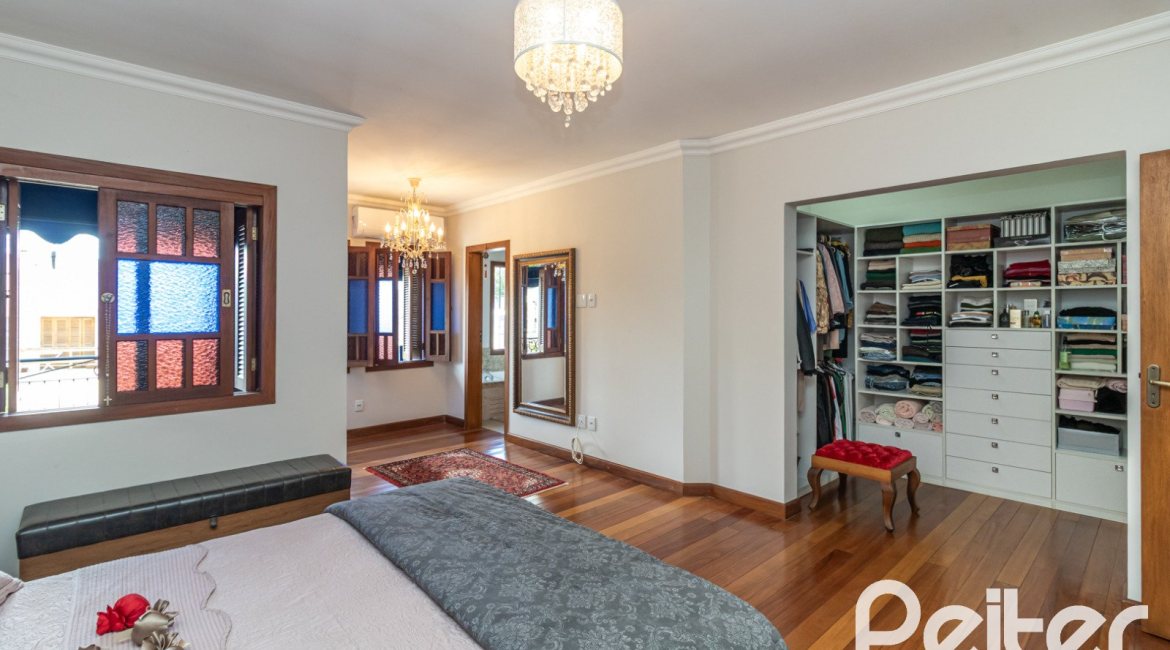 Casa em Condomínio à venda com 186m², 3 dormitórios, 1 suíte, 2 vagas, no bairro Hípica em Porto Alegre