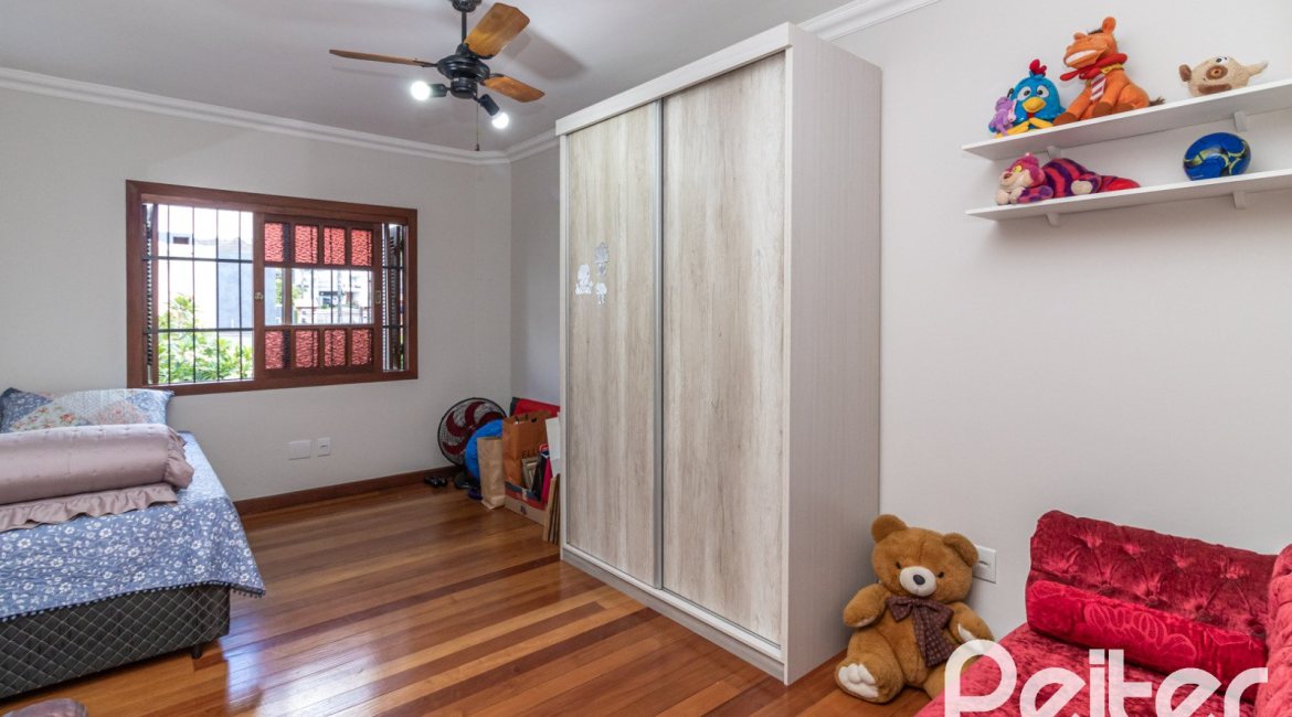 Casa em Condomínio à venda com 186m², 3 dormitórios, 1 suíte, 2 vagas, no bairro Hípica em Porto Alegre