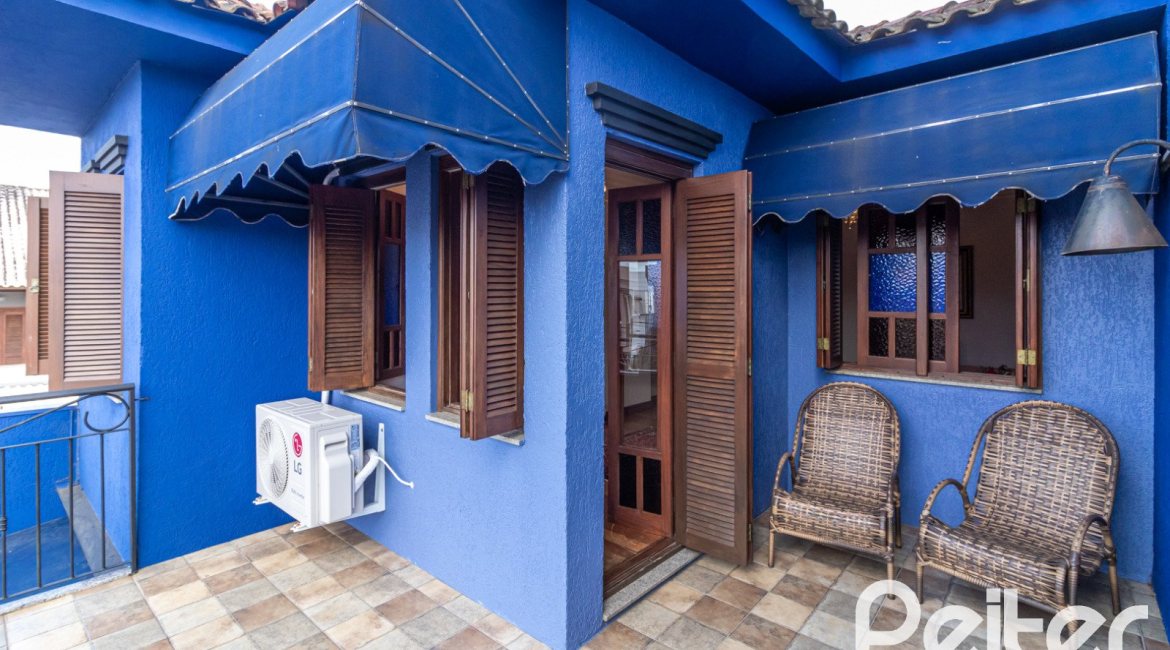 Casa em Condomínio à venda com 186m², 3 dormitórios, 1 suíte, 2 vagas, no bairro Hípica em Porto Alegre