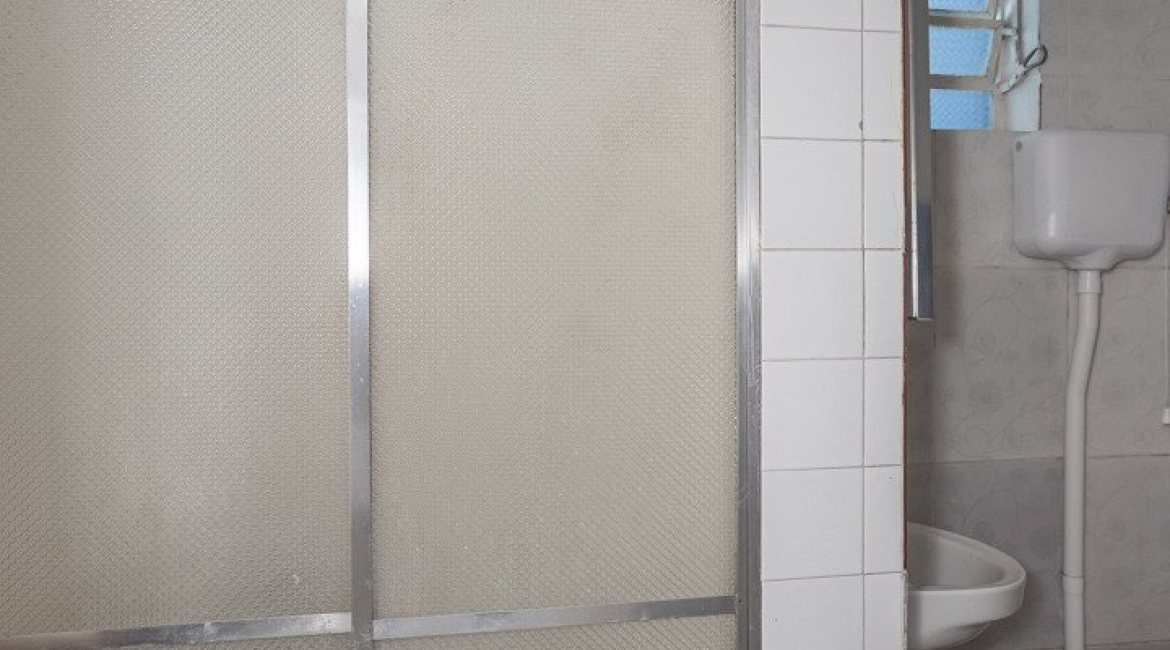 Casa à venda com 220m², 3 dormitórios, 2 suítes, 5 vagas, no bairro Cristal em Porto Alegre