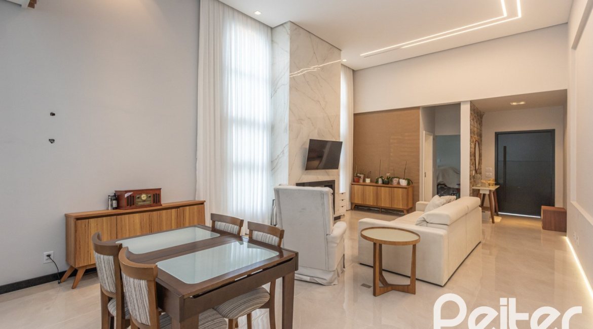 Casa em Condomínio à venda com 303m², 4 dormitórios, 4 suítes, 4 vagas, no bairro Alphaville em PORTO ALEGRE