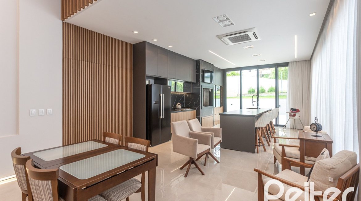 Casa em Condomínio à venda com 303m², 4 dormitórios, 4 suítes, 4 vagas, no bairro Alphaville em PORTO ALEGRE