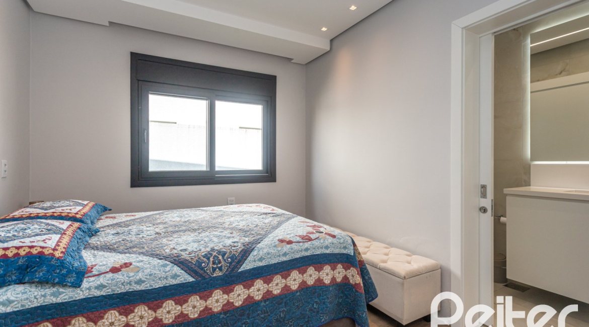 Casa em Condomínio à venda com 303m², 4 dormitórios, 4 suítes, 4 vagas, no bairro Alphaville em PORTO ALEGRE