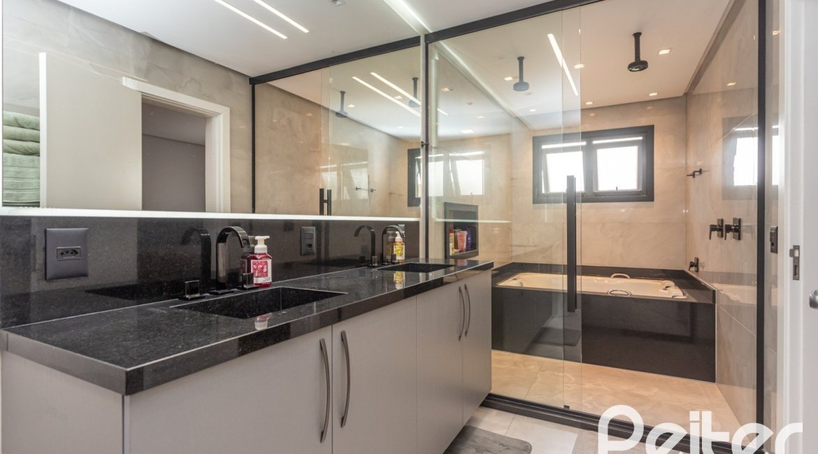 Casa em Condomínio à venda com 303m², 4 dormitórios, 4 suítes, 4 vagas, no bairro Alphaville em PORTO ALEGRE