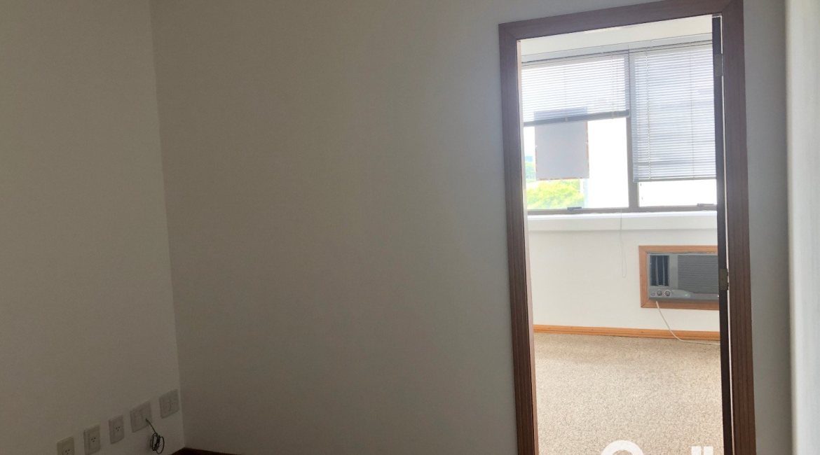 Comercial à venda com 24m², no bairro Menino Deus em Porto Alegre