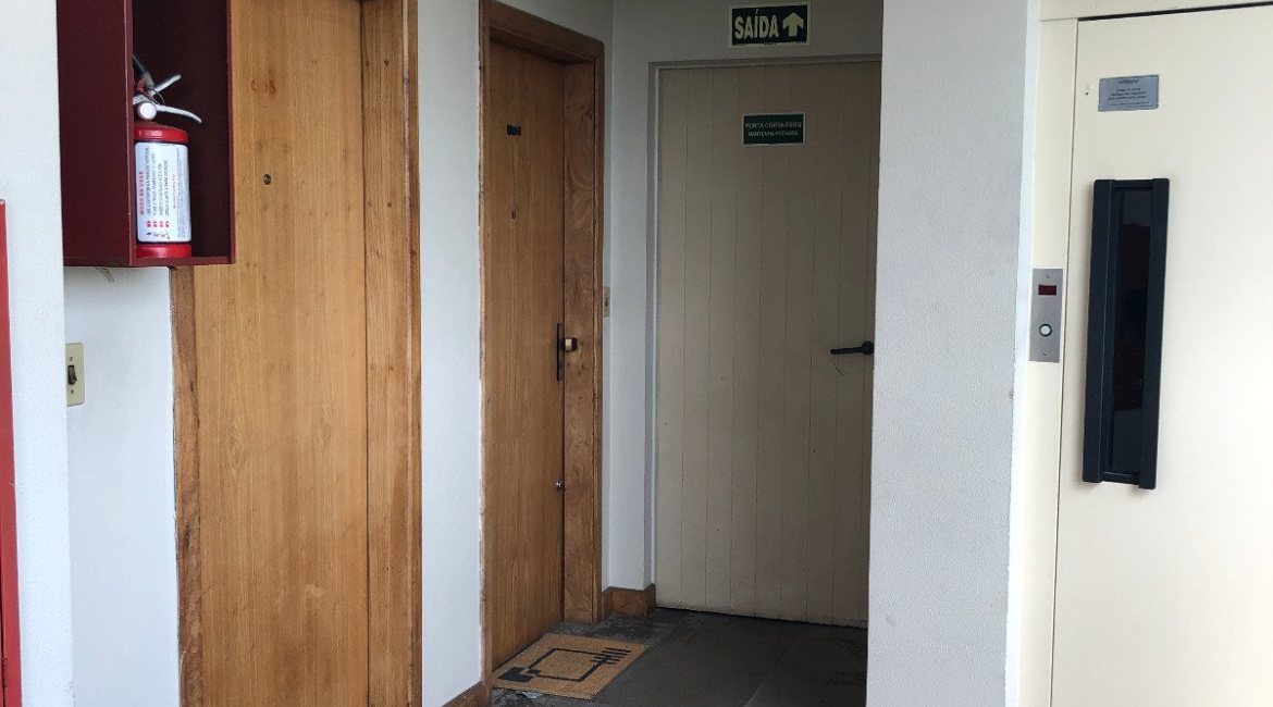 Comercial à venda com 24m², no bairro Menino Deus em Porto Alegre