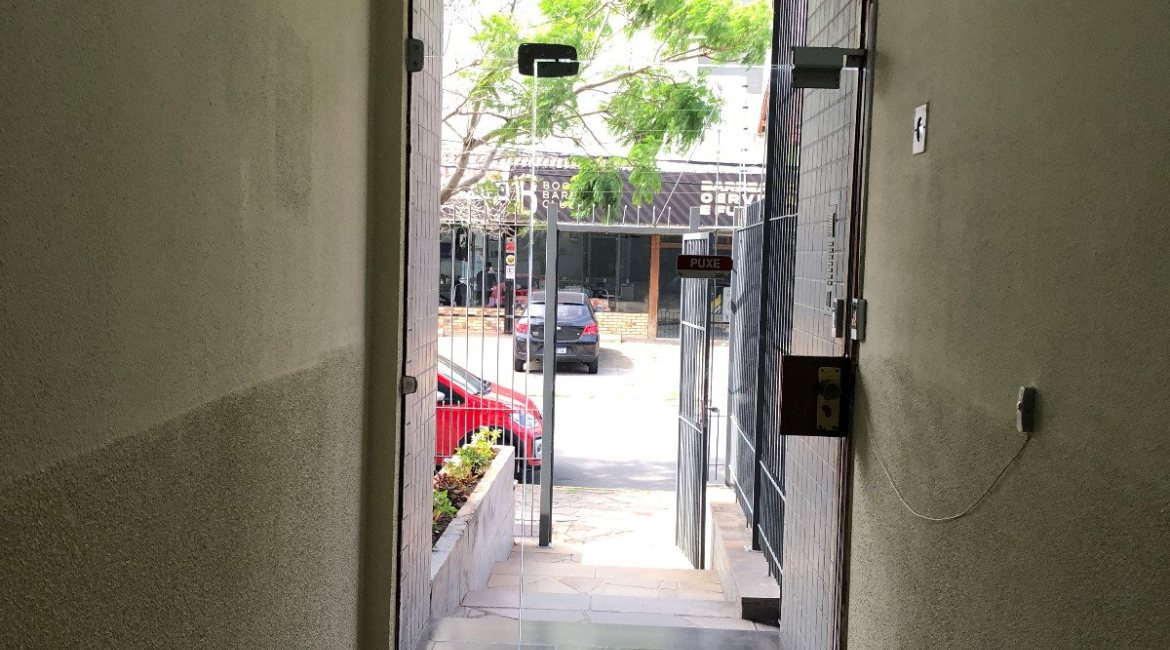 Comercial à venda com 24m², no bairro Menino Deus em Porto Alegre