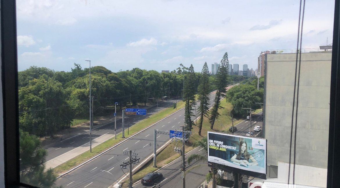 Comercial à venda com 24m², no bairro Menino Deus em Porto Alegre