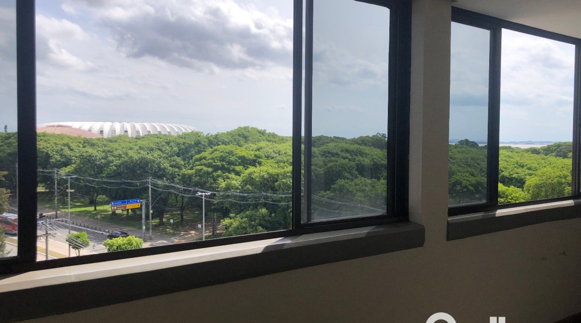 Comercial à venda com 24m², no bairro Menino Deus em Porto Alegre