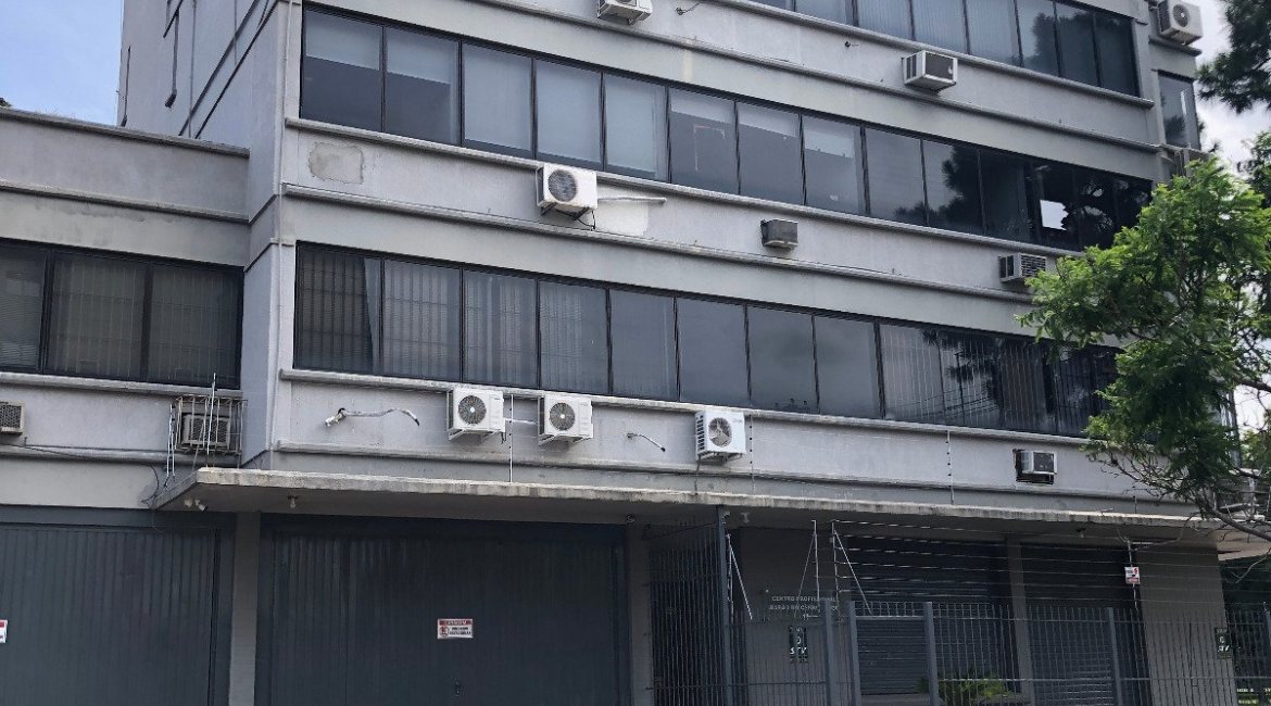 Comercial à venda com 24m², no bairro Menino Deus em Porto Alegre