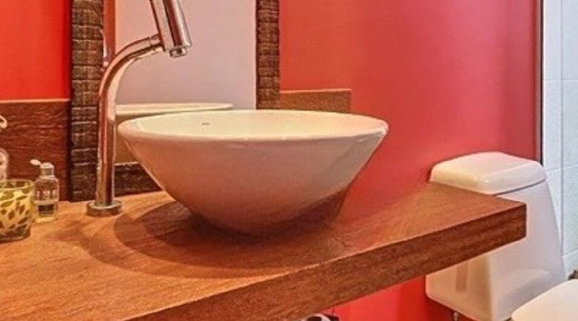 Casa em Condomínio à venda com 338m², 3 dormitórios, 1 suíte, 2 vagas, no bairro Tristeza em PORTO ALEGRE