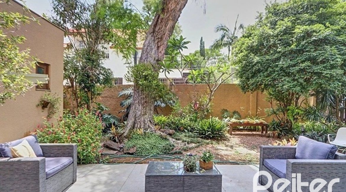 Casa em Condomínio à venda com 338m², 3 dormitórios, 1 suíte, 2 vagas, no bairro Tristeza em PORTO ALEGRE