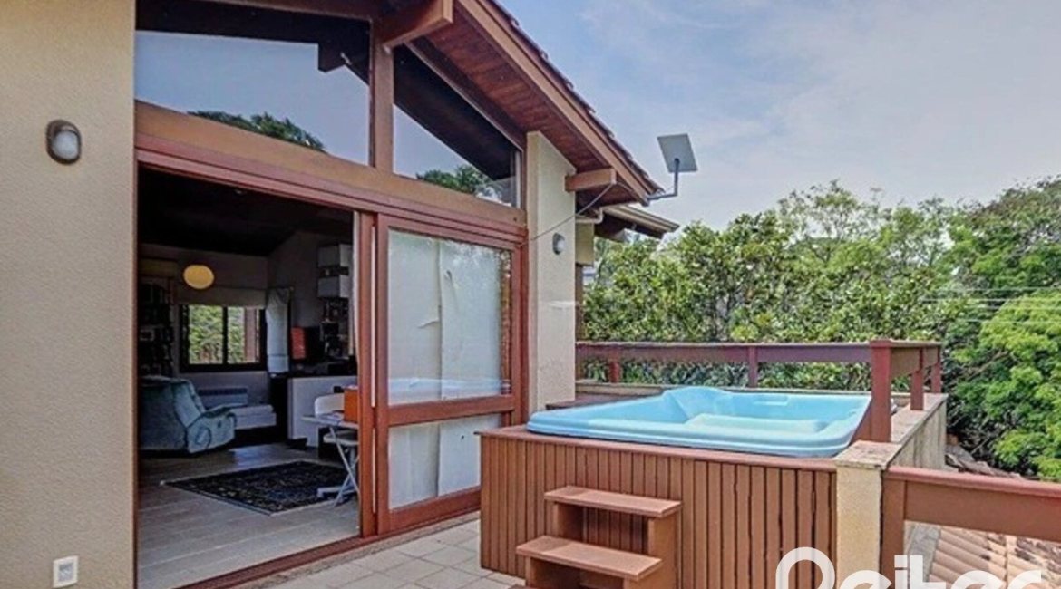 Casa em Condomínio à venda com 338m², 3 dormitórios, 1 suíte, 2 vagas, no bairro Tristeza em PORTO ALEGRE