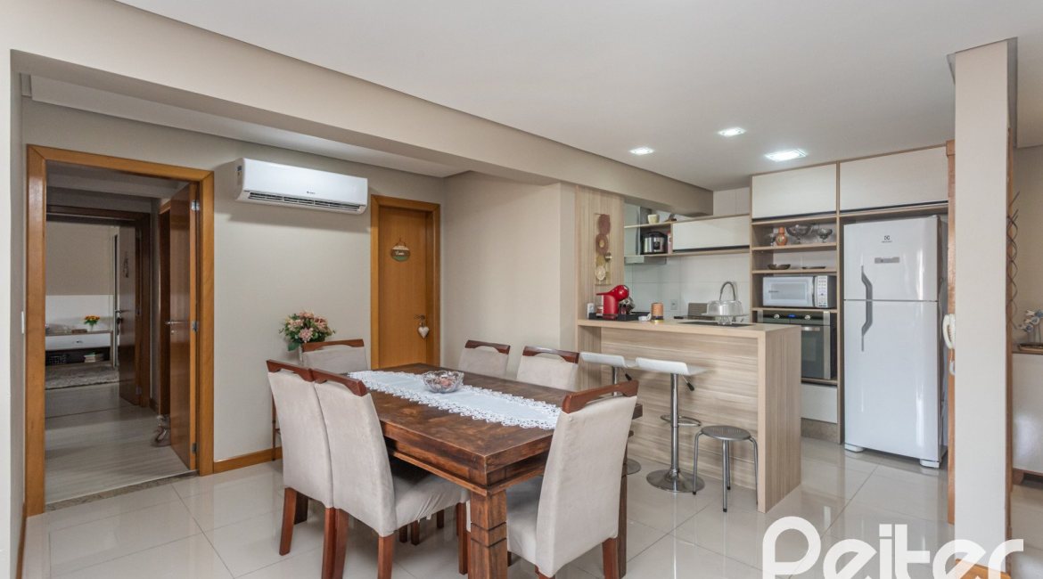 Apartamento à venda com 102m², 3 dormitórios, 1 suíte, 2 vagas, no bairro Tristeza em PORTO ALEGRE