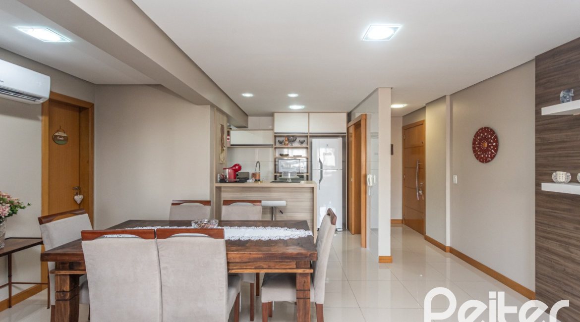 Apartamento à venda com 102m², 3 dormitórios, 1 suíte, 2 vagas, no bairro Tristeza em PORTO ALEGRE