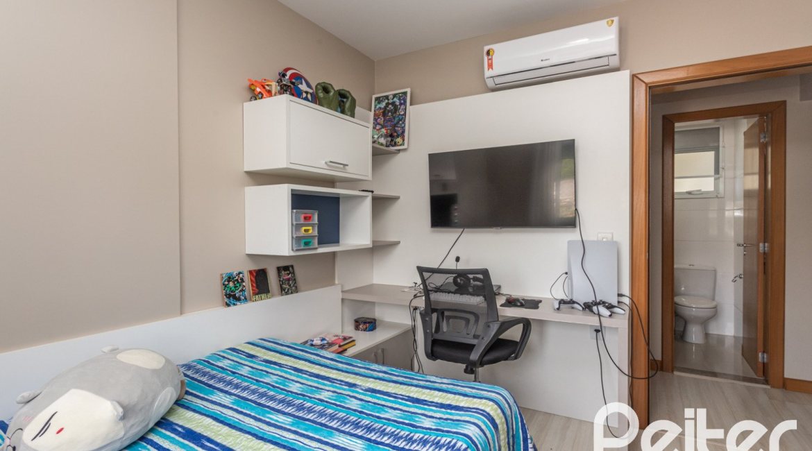 Apartamento à venda com 102m², 3 dormitórios, 1 suíte, 2 vagas, no bairro Tristeza em PORTO ALEGRE