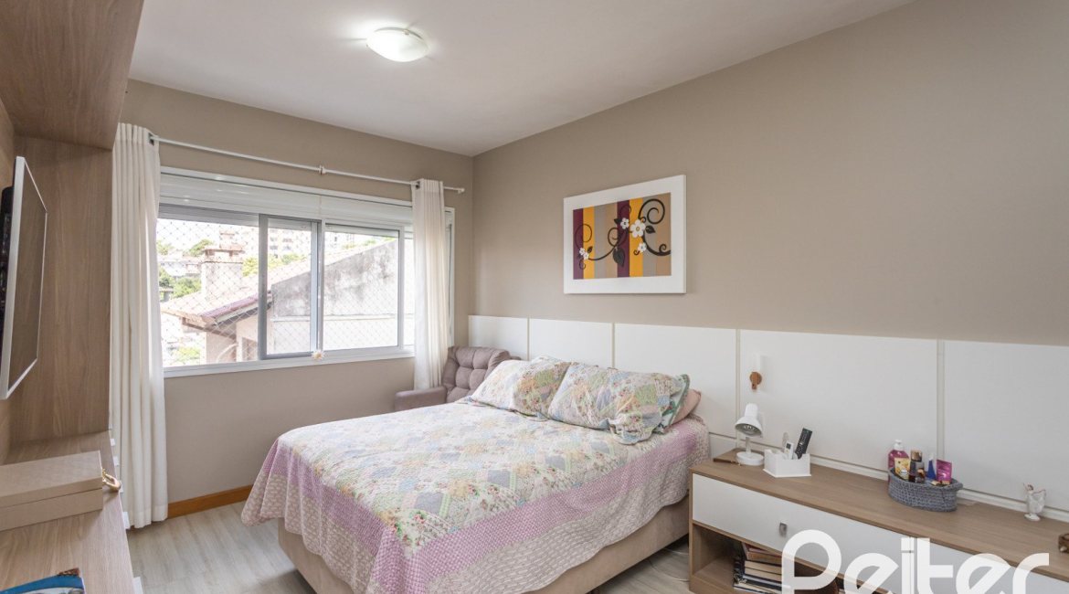 Apartamento à venda com 102m², 3 dormitórios, 1 suíte, 2 vagas, no bairro Tristeza em PORTO ALEGRE