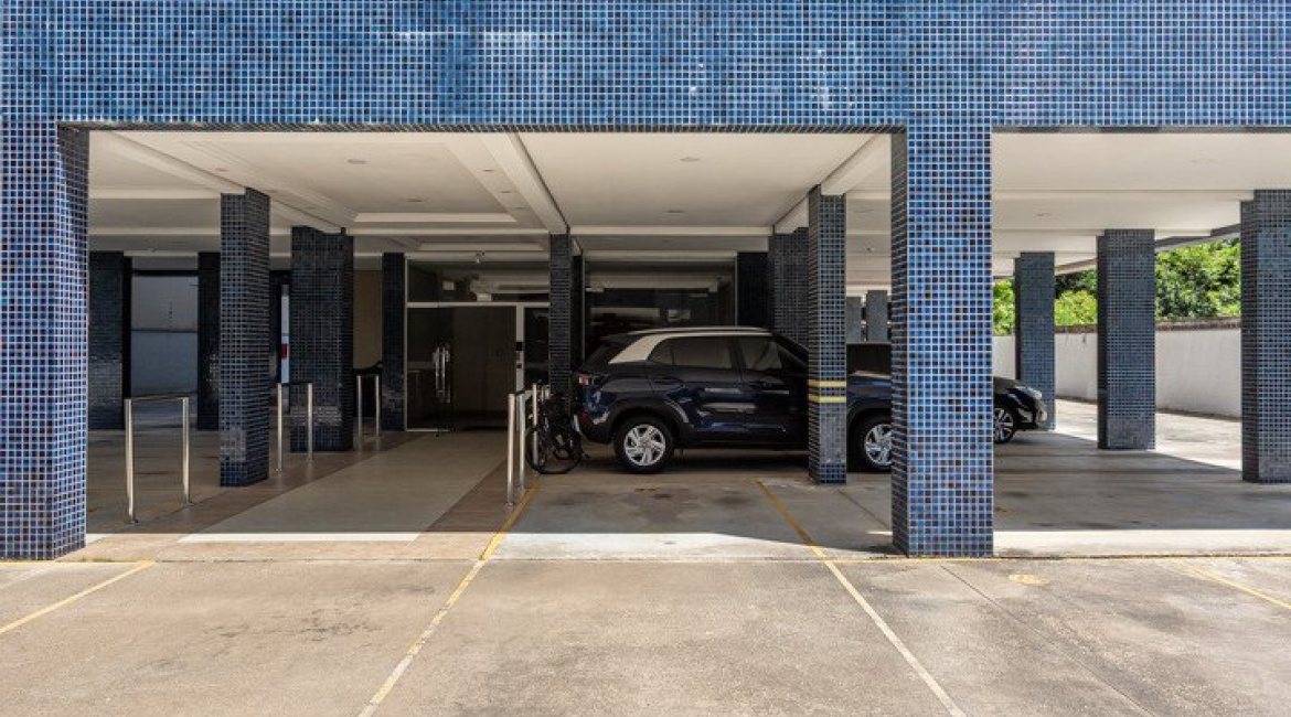 Apartamento à venda com 102m², 3 dormitórios, 1 suíte, 2 vagas, no bairro Tristeza em PORTO ALEGRE