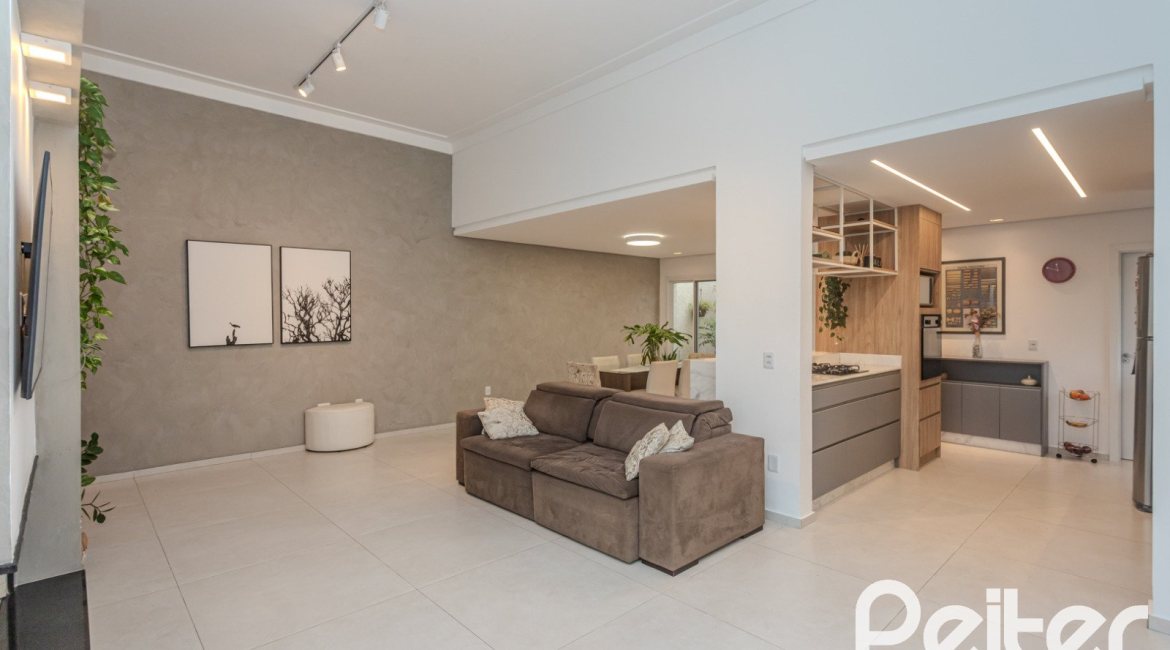 Casa à venda com 155m², 3 dormitórios, 3 suítes, 2 vagas, no bairro Espírito Santo em Porto Alegre